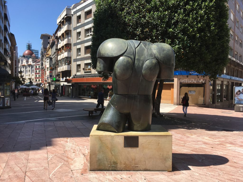 Statues and sculptures in Oviedo