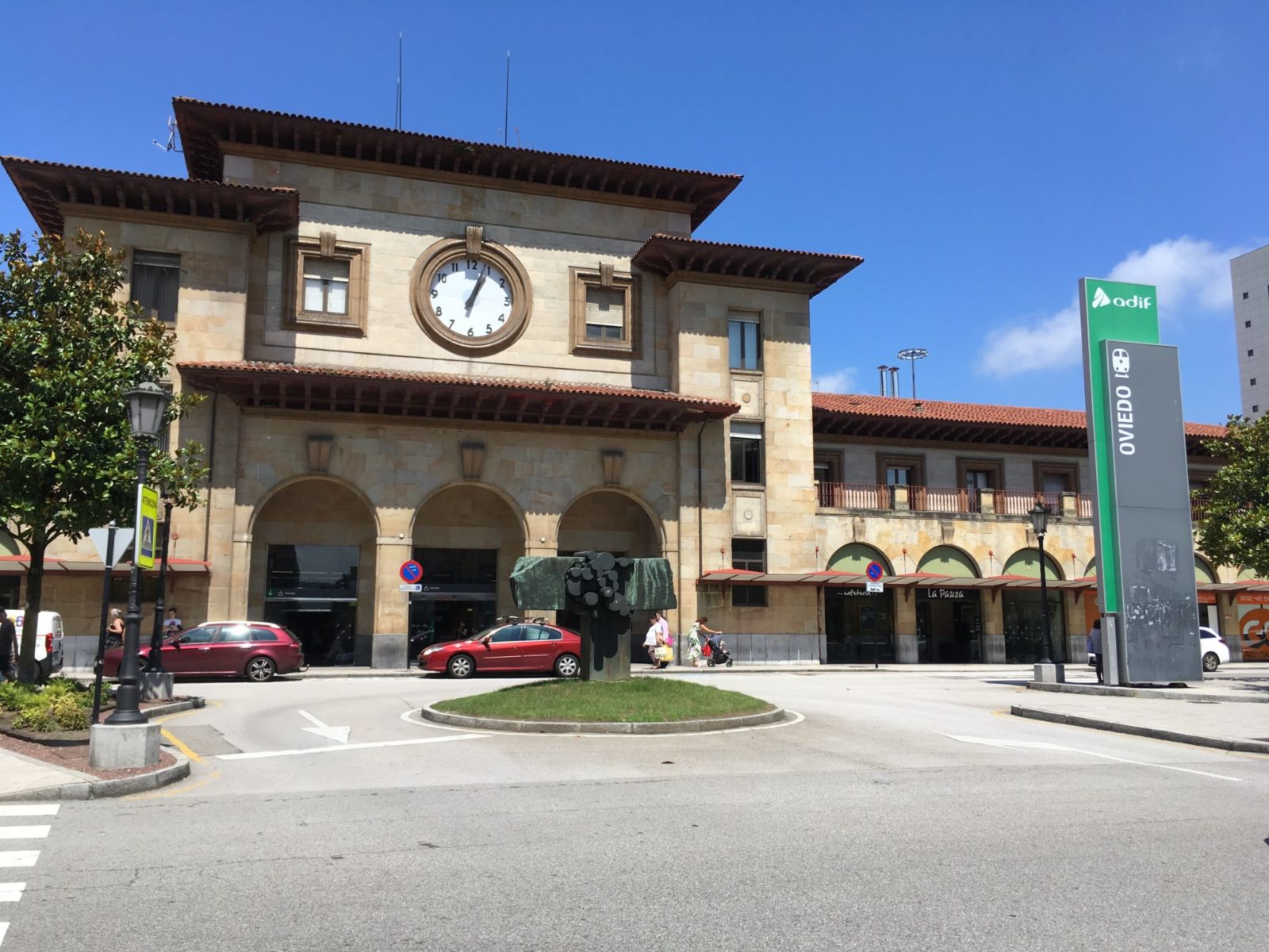 Oviedo train station