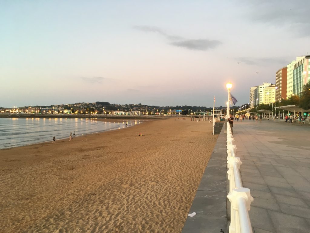 Playa de San Lorenzo, Gijón